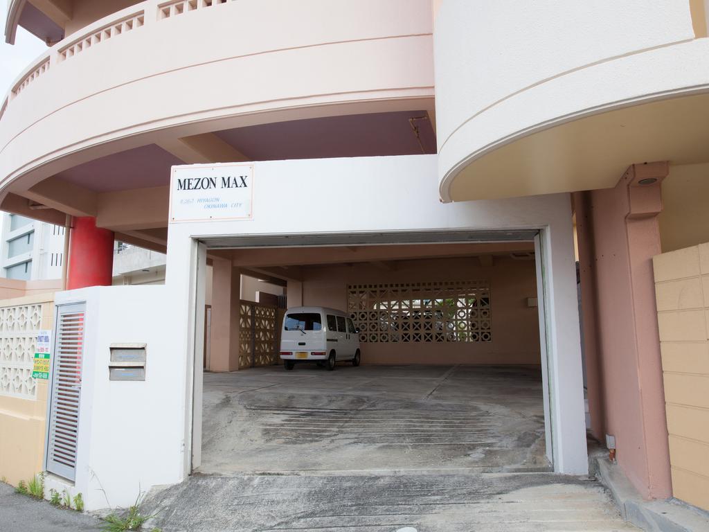 Kariyushi Condominium Resort Mezon Max Okinawa Exterior photo